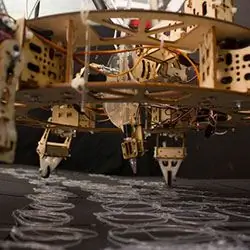 Мобильный 3D-принтер Geoweaver шагает по улице и заделывает замазку