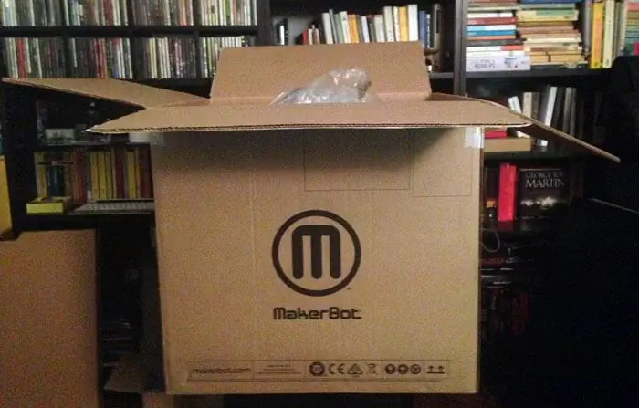 Распаковка 3D-принтера Replicator 5th Gen Распаковка 3D-принтера Replicator 5th Gen