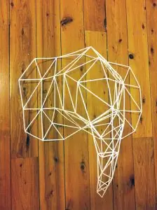 Ночной световой каркас с головой слона, напечатанный на 3D-принтере Ночной световой каркас с головой слона, напечатанный на 3D-принтере