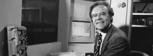 Основатель EOS в 1989 году. Основатель EOS в 1989 году.