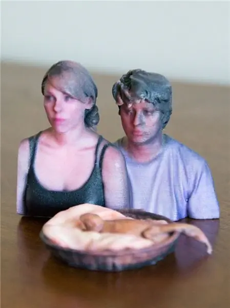 Шанте и семья напечатаны на 3D-принтере i.materialise Шанте и семья напечатаны на 3D-принтере i.materialise