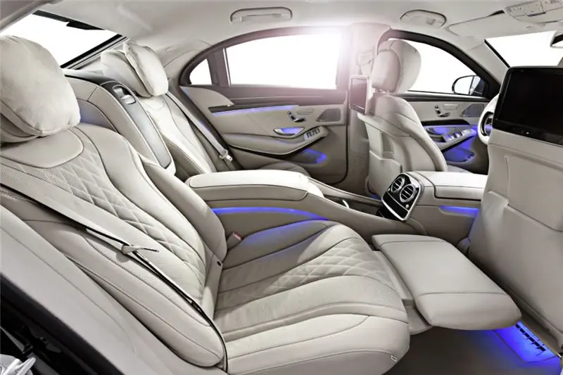 заднее сиденье салона купе mercedes s-series с деталями, напечатанными на 3D-принтере заднее сиденье салона купе mercedes s-series с деталями, напечатанными на 3D-принтере