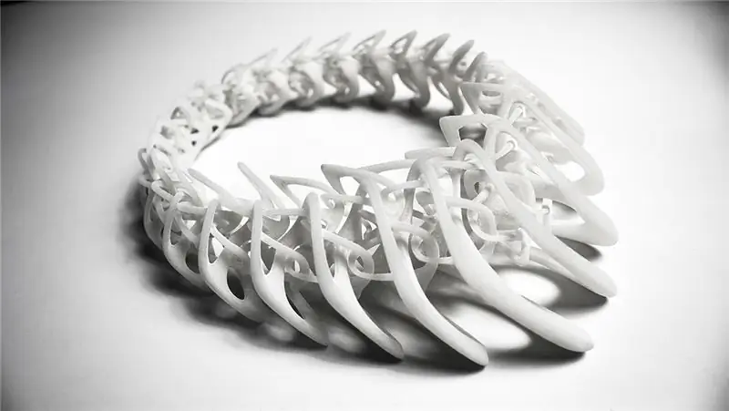Кружевное колье с 3D-принтом Кружевное колье с 3D-принтом