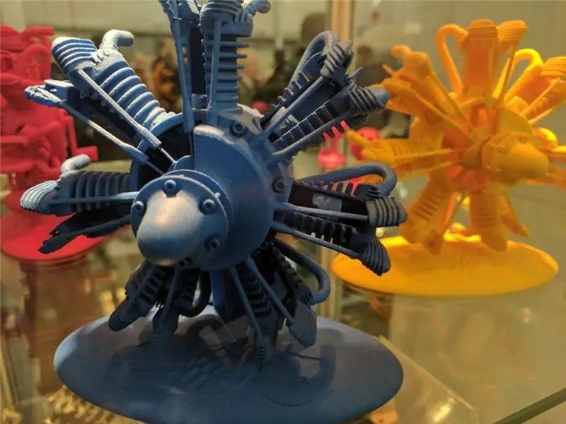 Радиальные двигатели окрашены краской DyeMansion DM60, напечатаны на 3D-принтере из PA2200, обработаны краской DyeMasion Powershot S (10 мин).