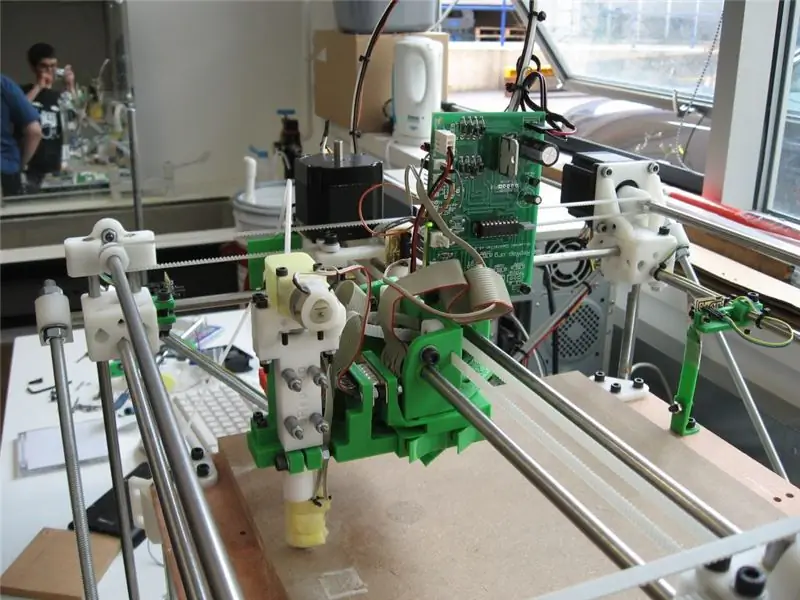 Устройство смены инструмента RepRap 2007.