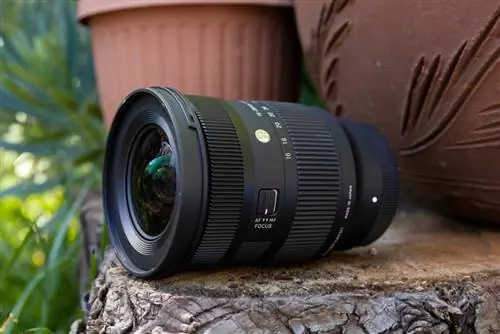 Современный объектив Sigma 16-28mm f/2.8 DG DN.