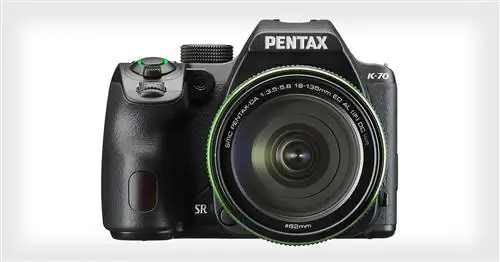 Pentax K-70 - надежная зеркальная камера с гибридной автофокусировкой и сдвигом пикселей