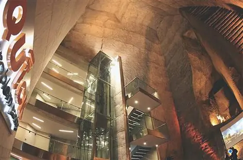 самые уникальные автостоянки в мире Морелли