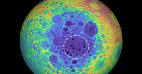 Под самым большим кратером Moon's обнаружена загадочная масса