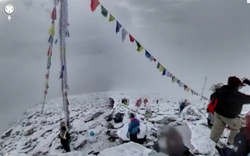 Google выводит Просмотр улиц на новый уровень - довольно буквально