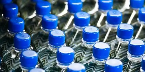 Этот 3D-принтер использует переработанные пластиковые бутылки