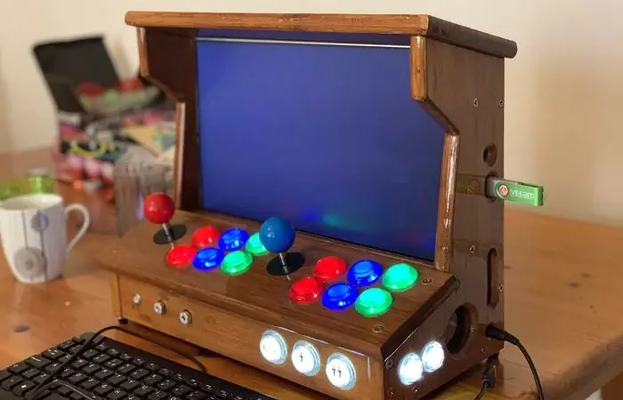 Великолепная аркадная сборка Bartop на голову выше