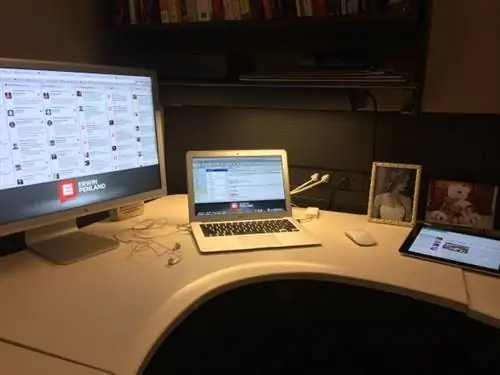 Рабочее место Джо Сарацино