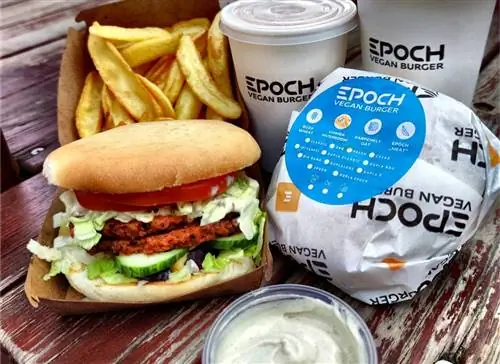 Как любитель мяса, я проверил, где самое вкусное постное «мясо» и веганские гамбургеры
