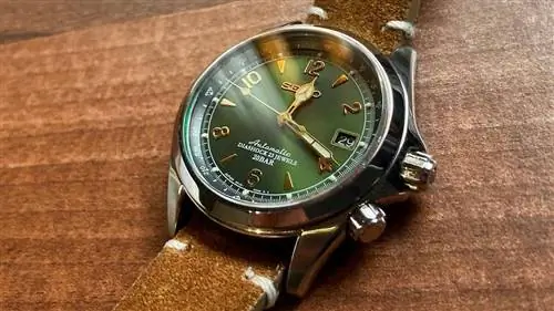 Мы показываем вам, что вы можете купить часы намного дешевле, чем цена в магазине