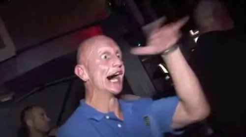 Нормальные люди ходят на техно вечеринки