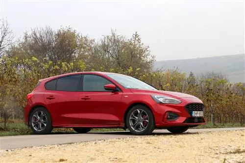 Памятник классическому опыту вождения компактного автомобиля - тест Ford Focus