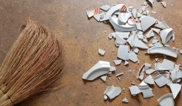 Разбитые сосуды могут иметь отрицательную энергию