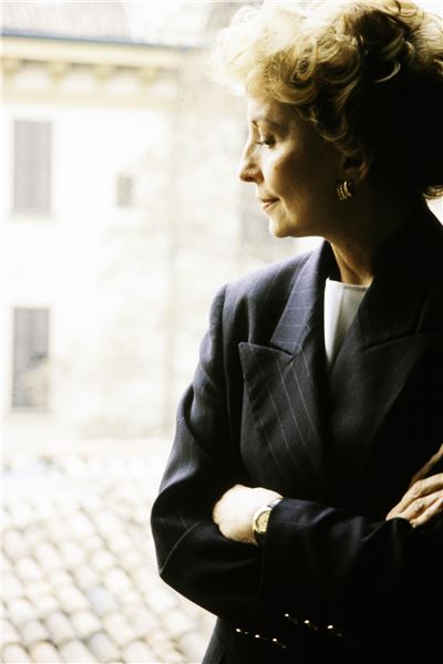 Менеджер по розничной торговле Dawn Mello