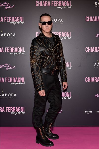 'Джереми Скотт посещает показ документального фильма "ChiarFerragni - Unposted" в Милане 'Джереми Скотт посещает показ документального фильма "ChiarFerragni - Unposted" в Милане