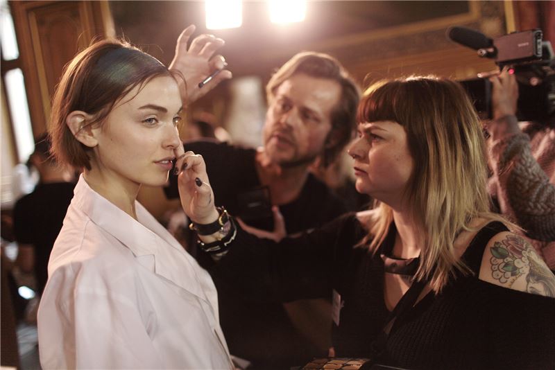 За кулисами Issey Miyake RTW Fall 2017