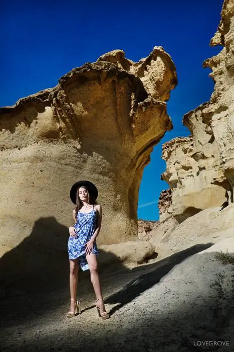 Я поместил Наталью в полную тень.