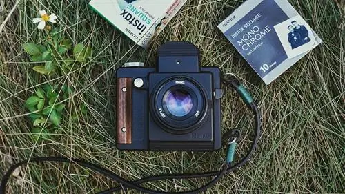 SL660: Зеркальная камера со сменным объективом, которая делает фотографии Instax Square
