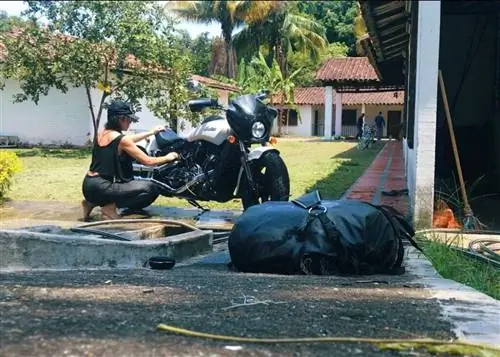 «Место для улучшения мира находится сначала в собственном сердце, голове и руках, а затем оттуда работайте вовне». - Роберт М. Пирсиг, Дзен и искусство ухода за мотоциклом, обязательное чтение перед тем, как отправиться в путь.