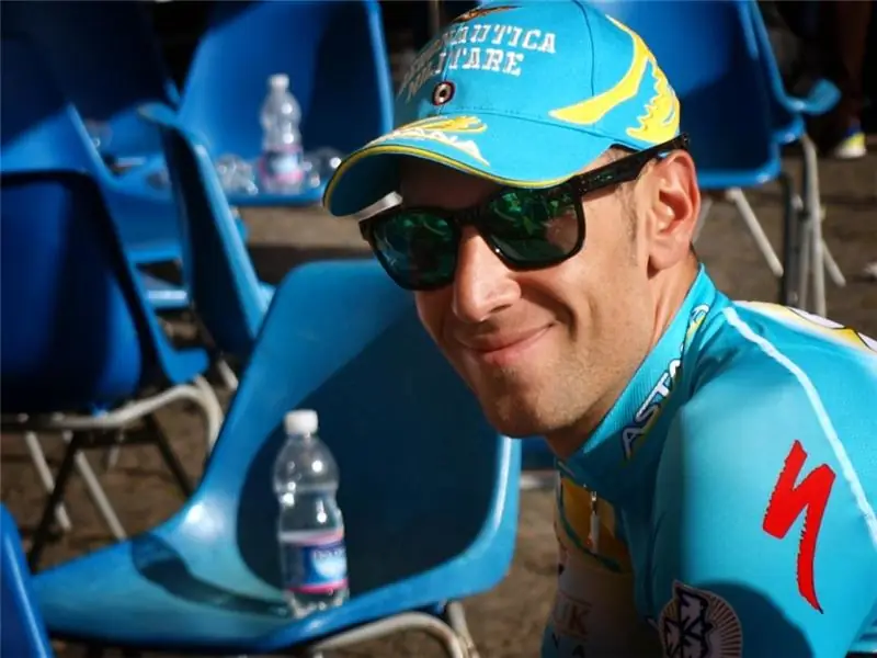 UCI запрещает Винченцо Нибали участвовать в гонках до окончания Вуэльты