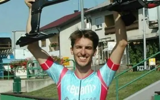 Студент проезжает через 7 стран за 24 часа, чтобы побить мировой рекорд