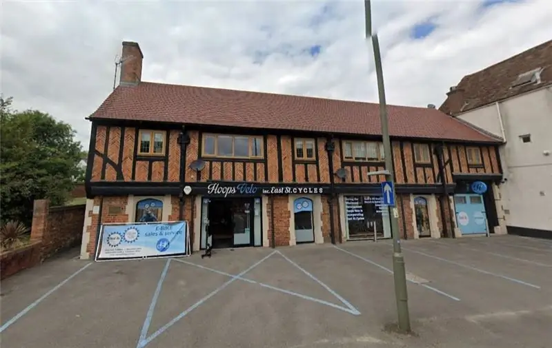 Владелец магазина велосипедов в Суррее говорит, что загрязнение воздуха стало настолько сильным, что ему приходится держать дверь закрытой