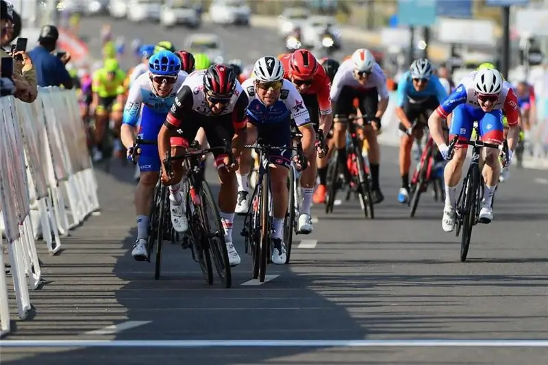 2022 Тур по Оману, этап 1 Фернандо ГАВИРИЯ Марк КАВЕНДИШ ASO Оманская велосипедная ассоциация Pauline_Ballet (1)