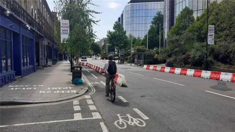 Секретарь транспорта призывает советы прекратить «злоупотреблять» финансированием экстренных поездок