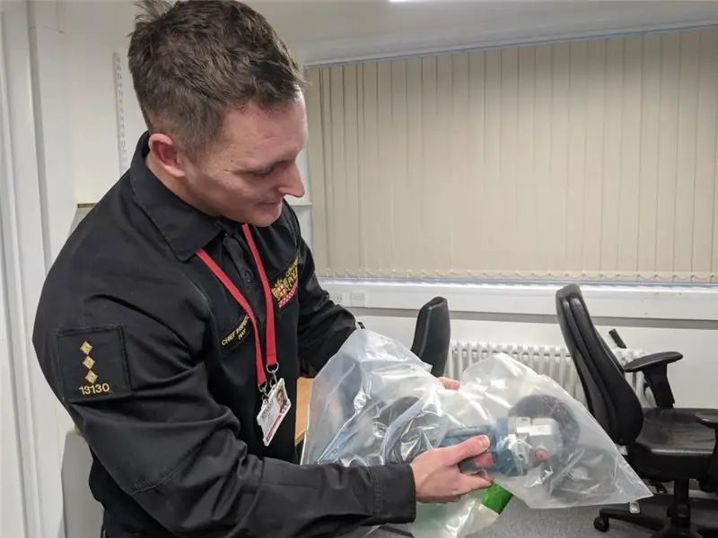 Угловая шлифовальная машина заблокирована