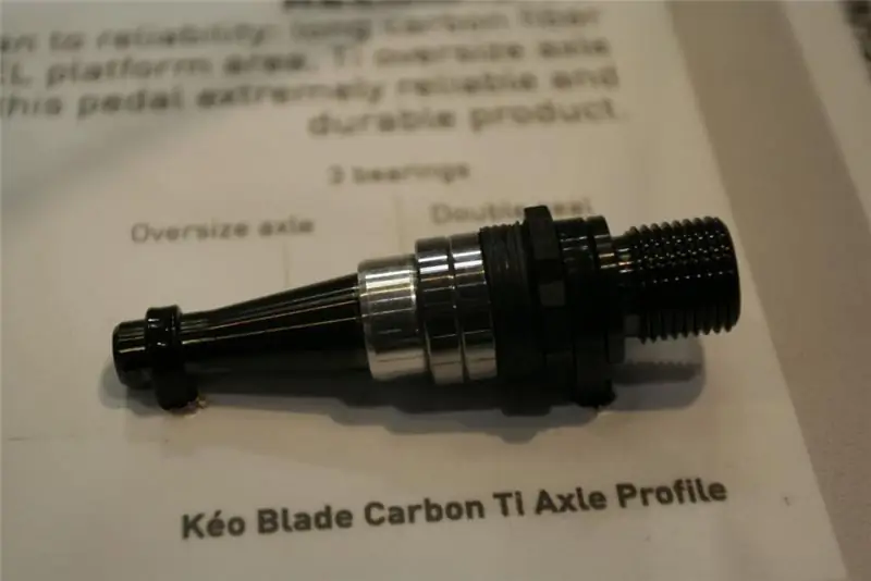 Посмотрите на ось Keo Blade Ti крупным планом