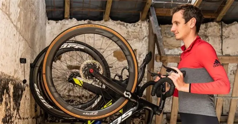 2021 Алистер Браунли Клаг профессиональный посол