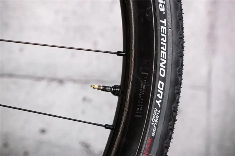 2022 Campagnolo Levante гравийная колесная пара - valve