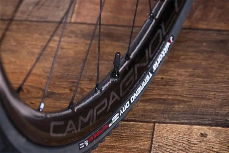 Колеса для гравия Campagnolo Levante 2022 года со спицами