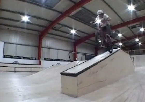 Эдинбургский райдер BMX вернул украденный велосипед - с небольшой помощью его друзей (Facebook) (+ видео)