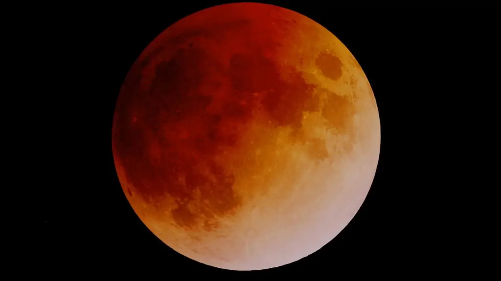 Полное лунное затмение над Германией