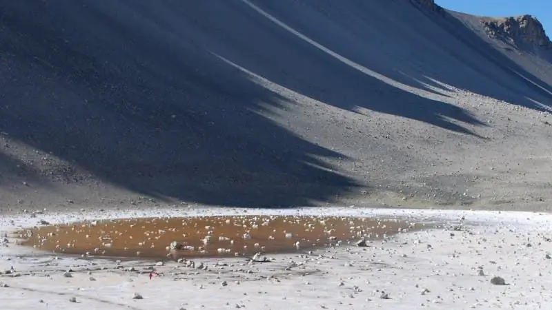 Геохимия: Ультрасоленое озеро производит закись азота неорганическим путем