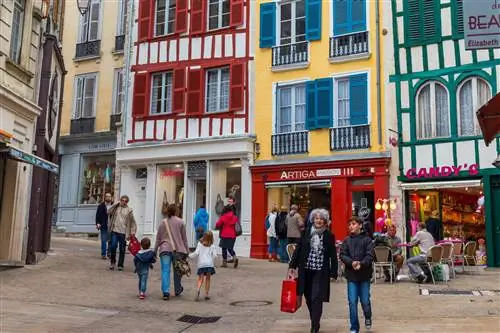 Покупатели в Гранд-Байонне.