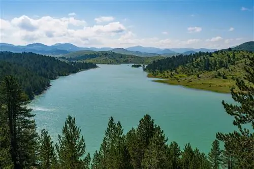 Когда вы путешествуете между холмами эпирского региона Метсово, воды