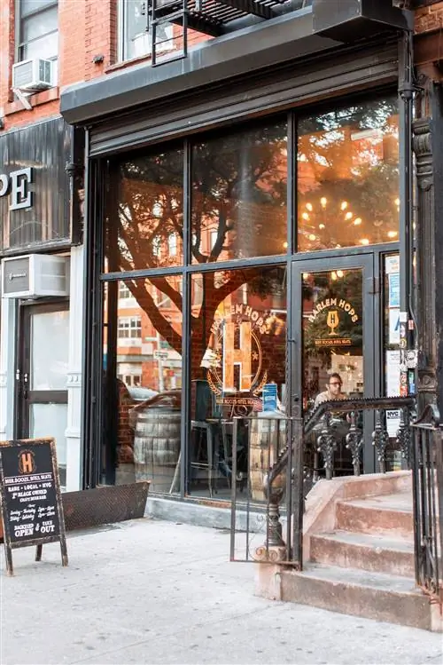 Harlem Hops, первый бар крафтового пива на Манхэттене, полностью принадлежащий афроамериканцам.