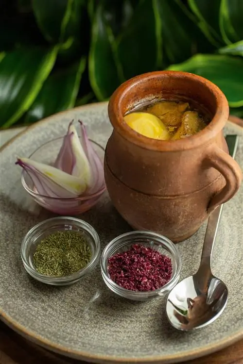 Пити - это сытное рагу из Шекинского района, приготовленное из баранины и нута.