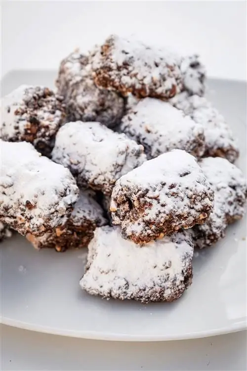 Ciardonelli, местное сладкое лакомство с миндалем, инжиром и рикоттой, Caffè Marconi, Grotte.