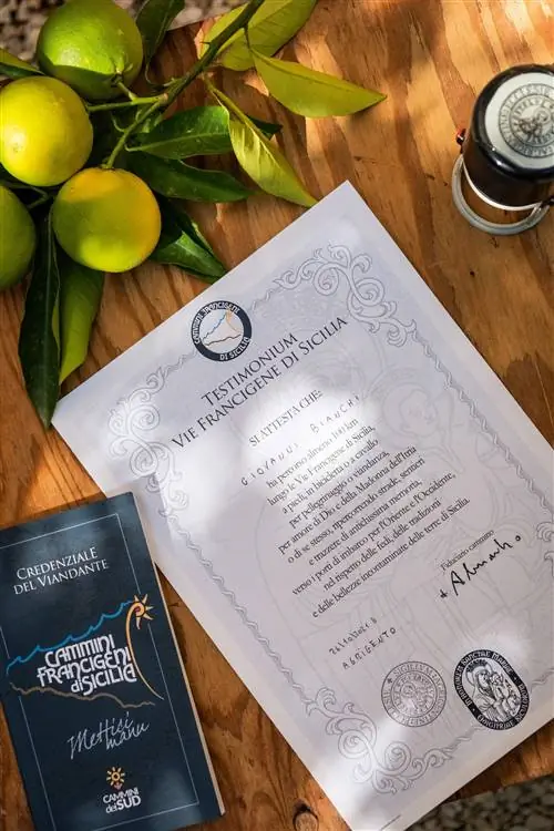 Testimonium Magna Via Francigena, полученный в Агридженто. Сертификат с печатью удостоверяет завершение