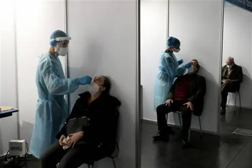 Омикрон Происхождение