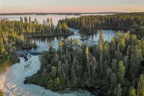 Громоподобная мощь водопада Нистовиак на реке Черчилль. Совершите трехдневную прогулку на каноэ