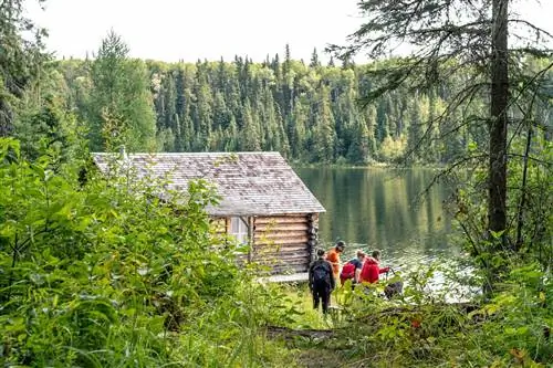 Поход в хижину серой совы в национальном парке принца Альберта.
